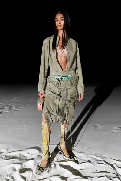 Look 11